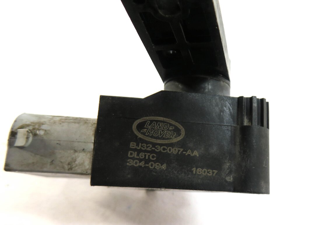 Thumbnail 5: 2016 RANGE ROVER EVOQUE (L538) RIGHT REAR REAR SUSEPNSION HEIGHT LEVEL SENSOR