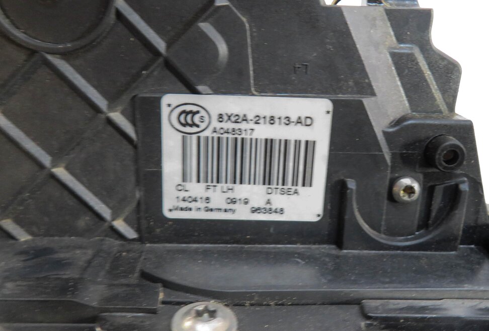 Thumbnail 6: 2010-2019 EVOQUE LR4 / RANGE ROVER SPORT (L320) LEFT FRONT PASSIVE DOOR LATCH