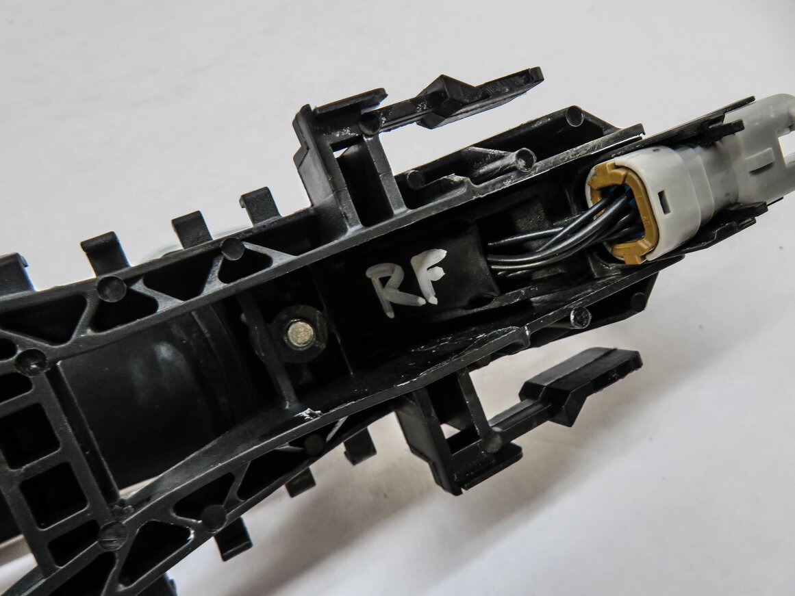 Thumbnail 5: 12-17 RANGE ROVER SPORT EVOQUE (L405 L494) RIGHT FRONT PASSIVE DOOR HANDLE WHITE