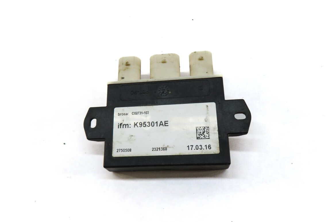 Thumbnail 2: 2016 RANGE ROVER EVOQUE (L538) REAR TRUNK KICK PANEL SMART OPENER CONTROL MODULE