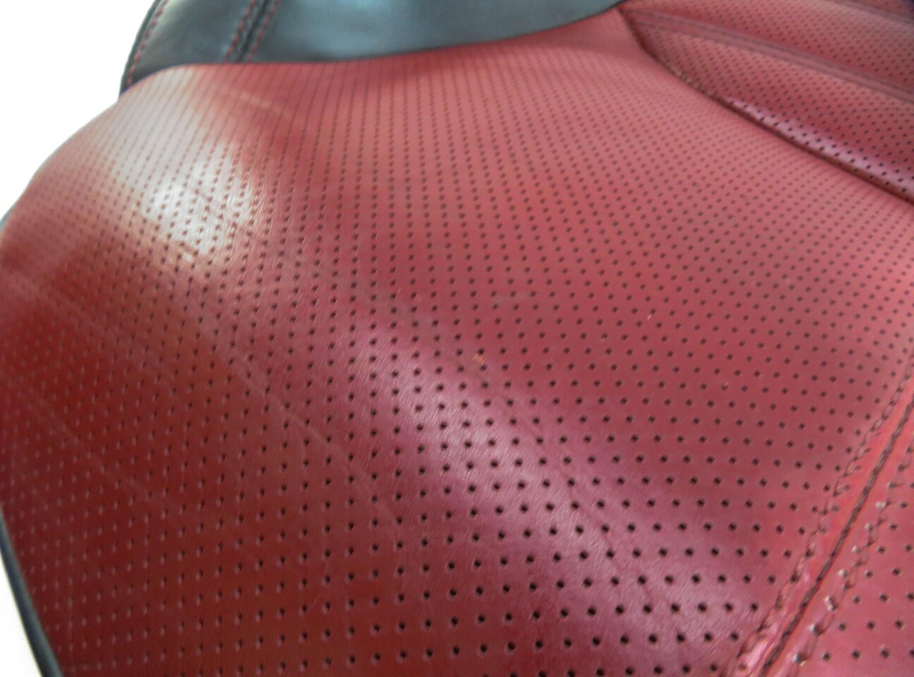 Thumbnail 7: 2016 RANGE ROVER EVOQUE (L538) DRIVER BOTTOM HEATED SEAT CUSHION (BLACK RED)