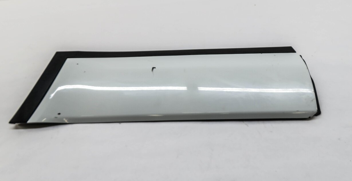 Thumbnail 3: 2016 RANGE ROVER EVOQUE (L538) LEFT REAR DOOR MOULDING RUNNER TRIM (FUJI WHITE)