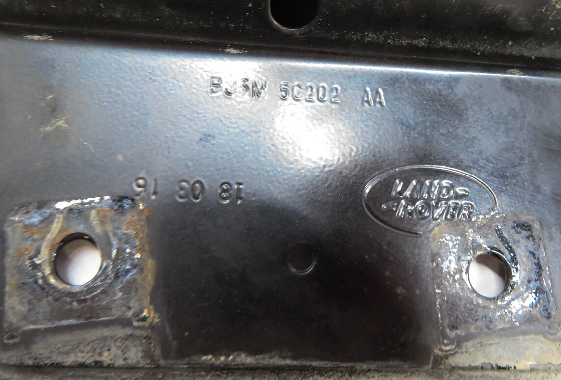 Thumbnail 5: 12-17 RANGE ROVER EVOQUE (L538) RIGHT PASSENGER REAR EXHAUST TIP TRIM (BLACK)