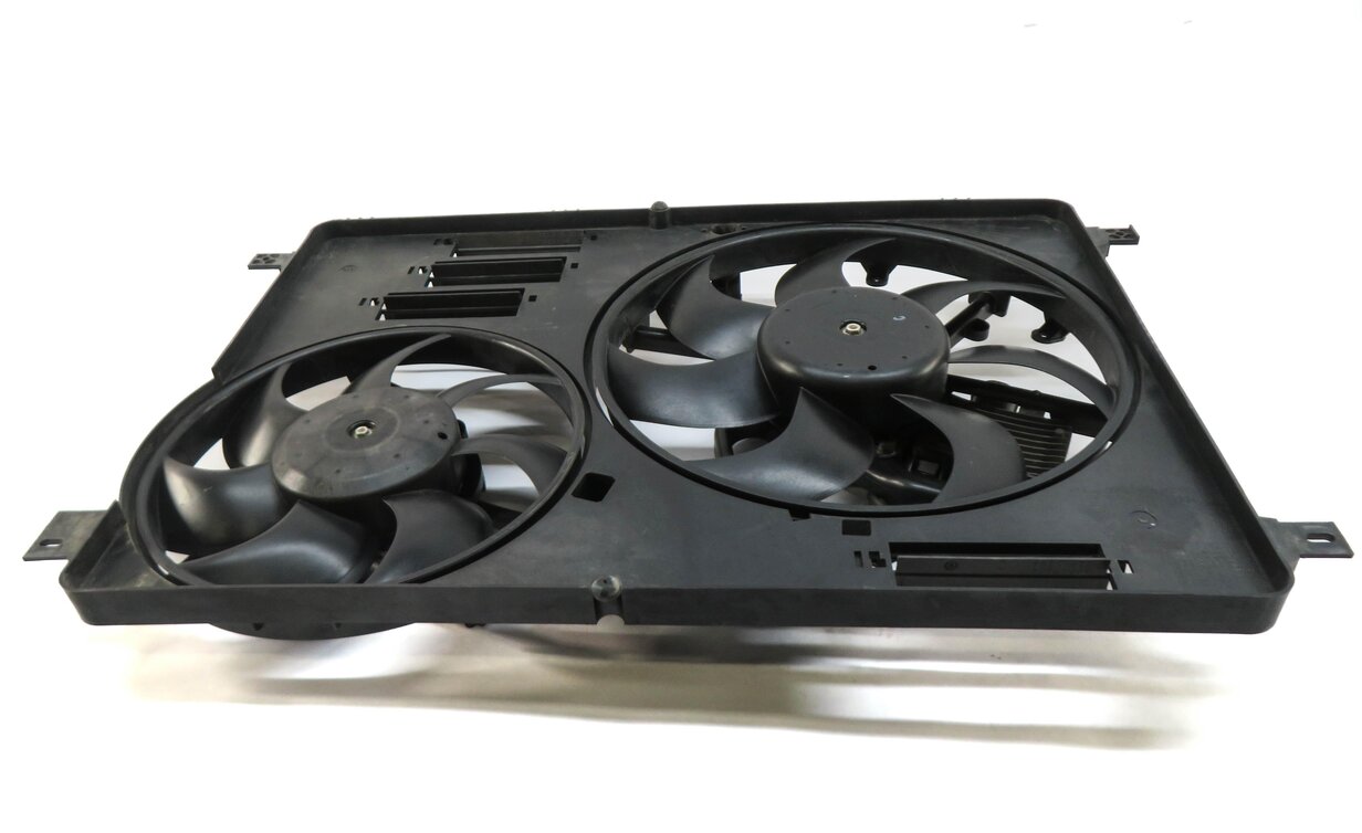Thumbnail 2: 12-17 LR2 DISCOVERY SPORT RANGE ROVER EVOQUE (L538 L550) RADIATOR COOLING FAN