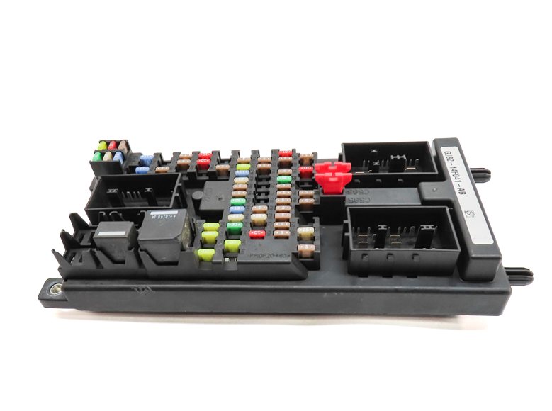 Thumbnail 3: 2016 RANGE ROVER EVOQUE (L538) RIGHT DASH PRIMARY BODY CONTROL MODULE FUSE BOX