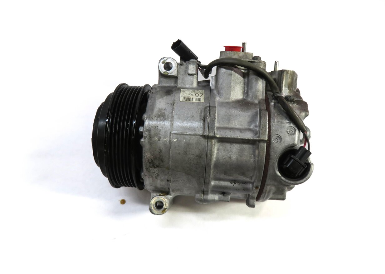 Thumbnail 5: 12-16 MERCEDES E550 E63 CLS550 CLS63 SLK55 (R172 W207 W212 W218) A/C COMPRESSOR