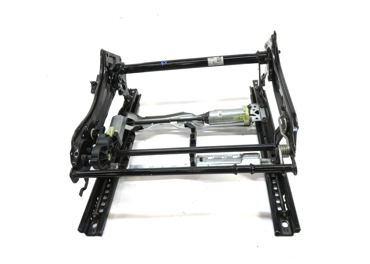 Thumbnail 2: 2012-2018 MERCEDES CLS63 AMG (W218) RIGHT FRONT PASSENGER SEAT TRACK w/ MOTORS