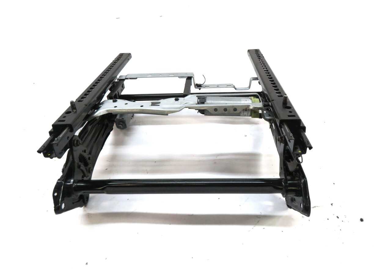 Thumbnail 4: 2012-2018 MERCEDES CLS63 AMG (W218) RIGHT FRONT PASSENGER SEAT TRACK w/ MOTORS