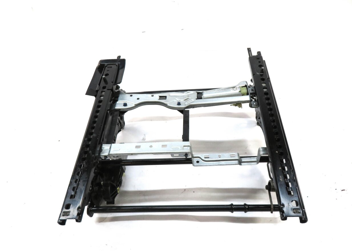 Thumbnail 4: 2012-2018 MERCEDES BENZ CLS63 AMG (W218) LEFT FRONT DRIVER SEAT TRACK w/ MOTORS