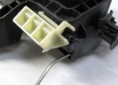Thumbnail 6: 10-18 MERCEDES E GL ML CLS (W207 W212 W218 W166 X166) DRIVER DOOR HANDLE (WHITE)