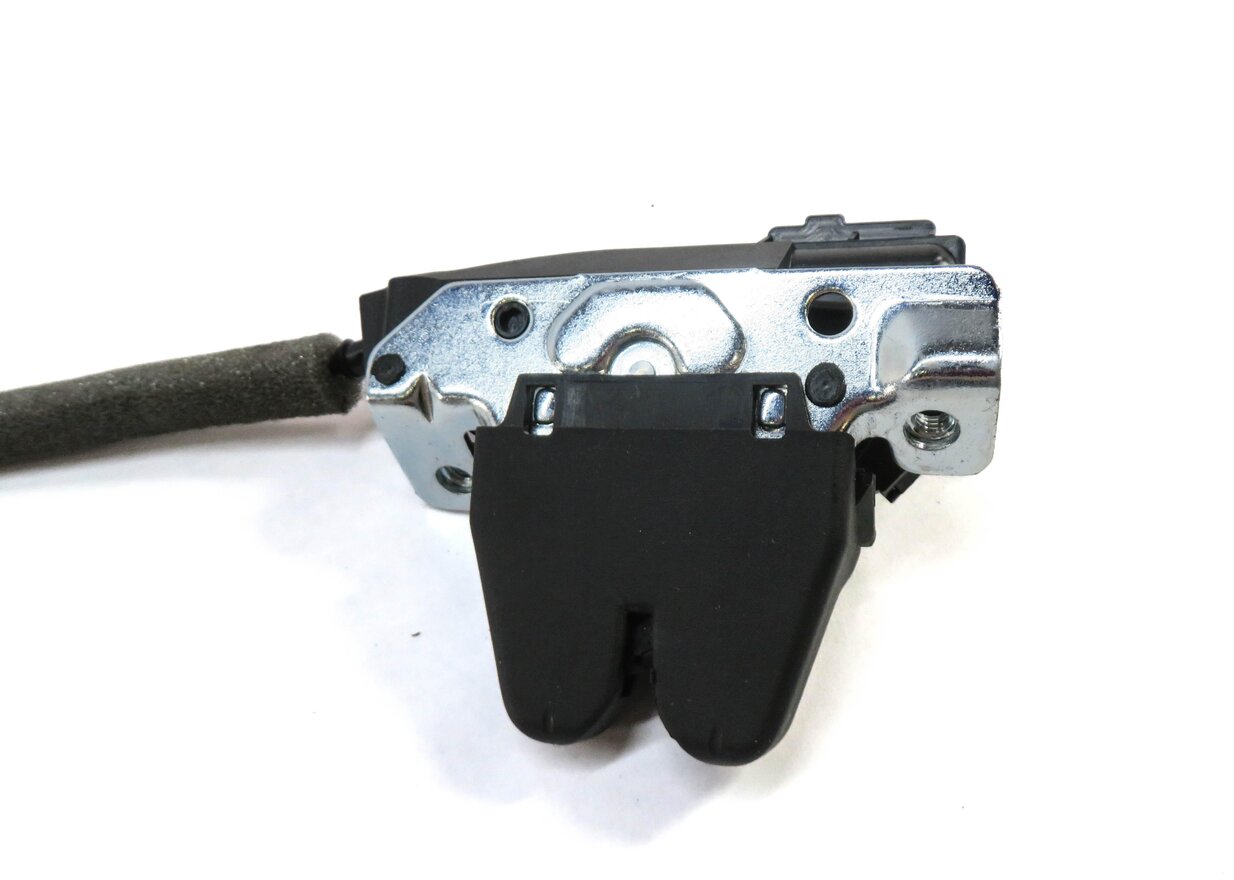 Thumbnail 3: 2013 MERCEDES CLS63 AMG (W218) TRUNK LOCK LATCH ACTUATOR w/ LOCK CYLINDER & KEY