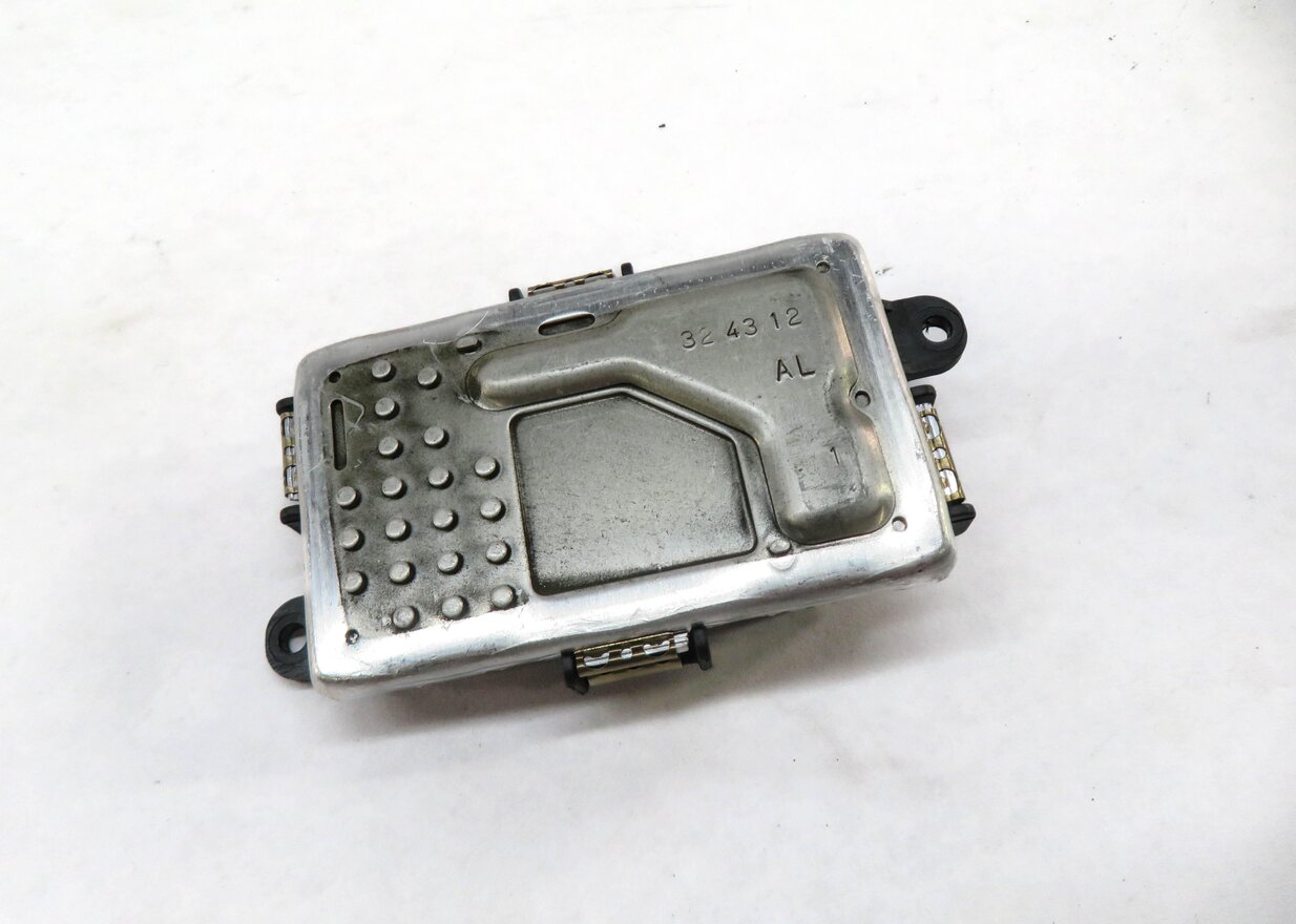 2013 MERCEDES CLS63 AMG (W218) FRONT HEATER A/C BLOWER FAN MOTOR SPEED RESISTOR