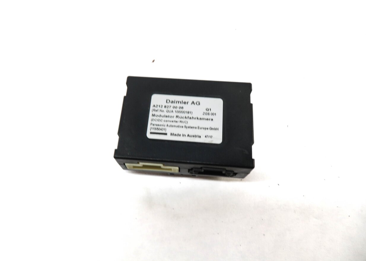 Thumbnail 2: 2010-2014 MERCEDES C E CLS CLASS (W204 W212 C218) REARVIEW CAMERA CONTROL MODULE