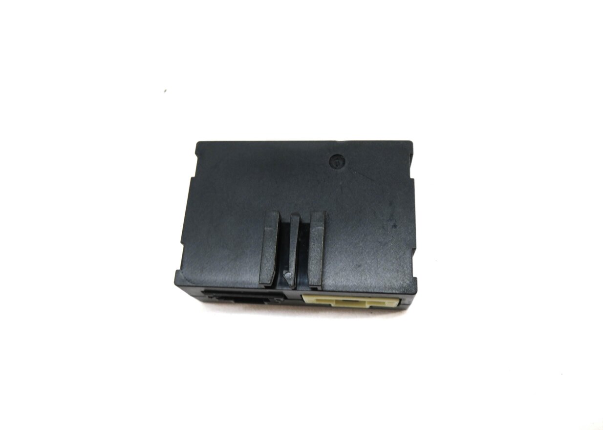Thumbnail 3: 2010-2014 MERCEDES C E CLS CLASS (W204 W212 C218) REARVIEW CAMERA CONTROL MODULE