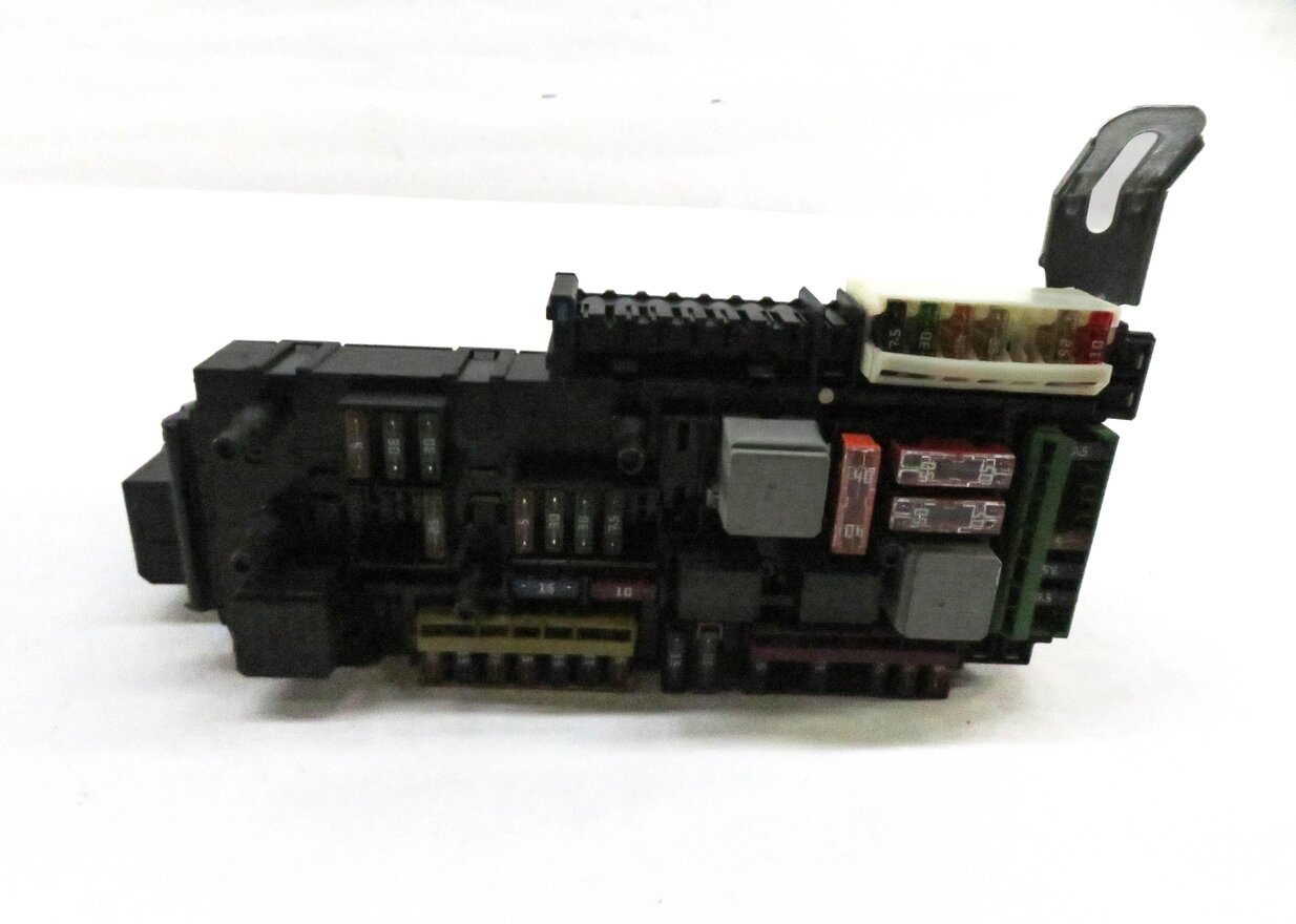 Thumbnail 2: 2013 MERCEDES CLS550 CLS63 AMG (W218) REAR SIGNAL ACQUISITION CONTROL MODULE SAM