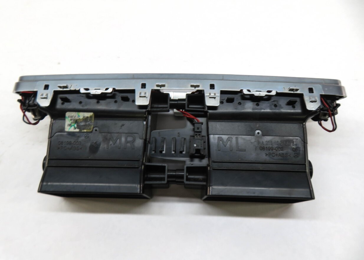 Thumbnail 3: 2013 MERCEDES CLS63 AMG (W218) FRONT CENTER DASH HEATER A/C AIR VENT