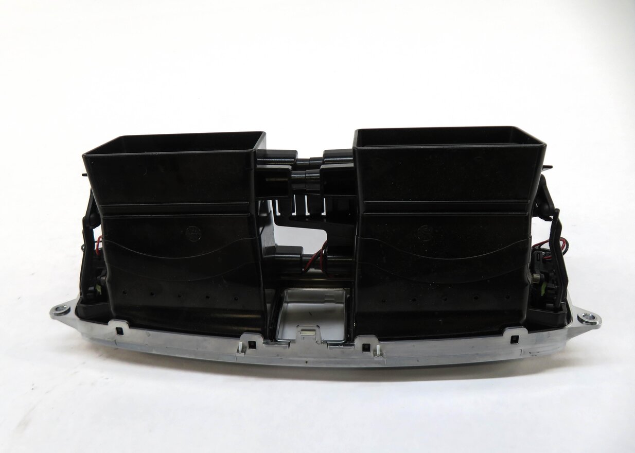 Thumbnail 4: 2013 MERCEDES CLS63 AMG (W218) FRONT CENTER DASH HEATER A/C AIR VENT