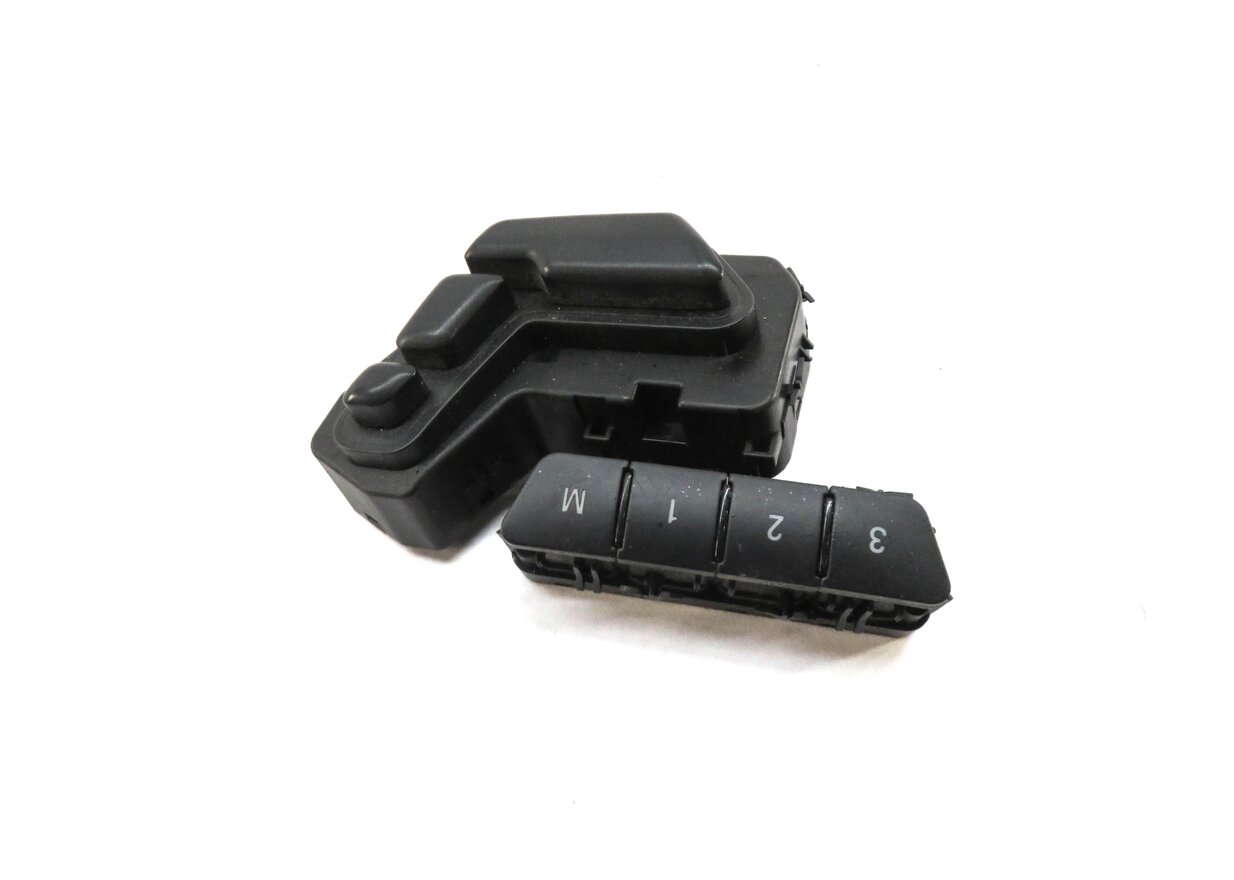 Thumbnail 3: 2013 MERCEDES CLS63 AMG (W218) LEFT FRONT PASSENGER MEMORY SEAT ADJUST SWITCH