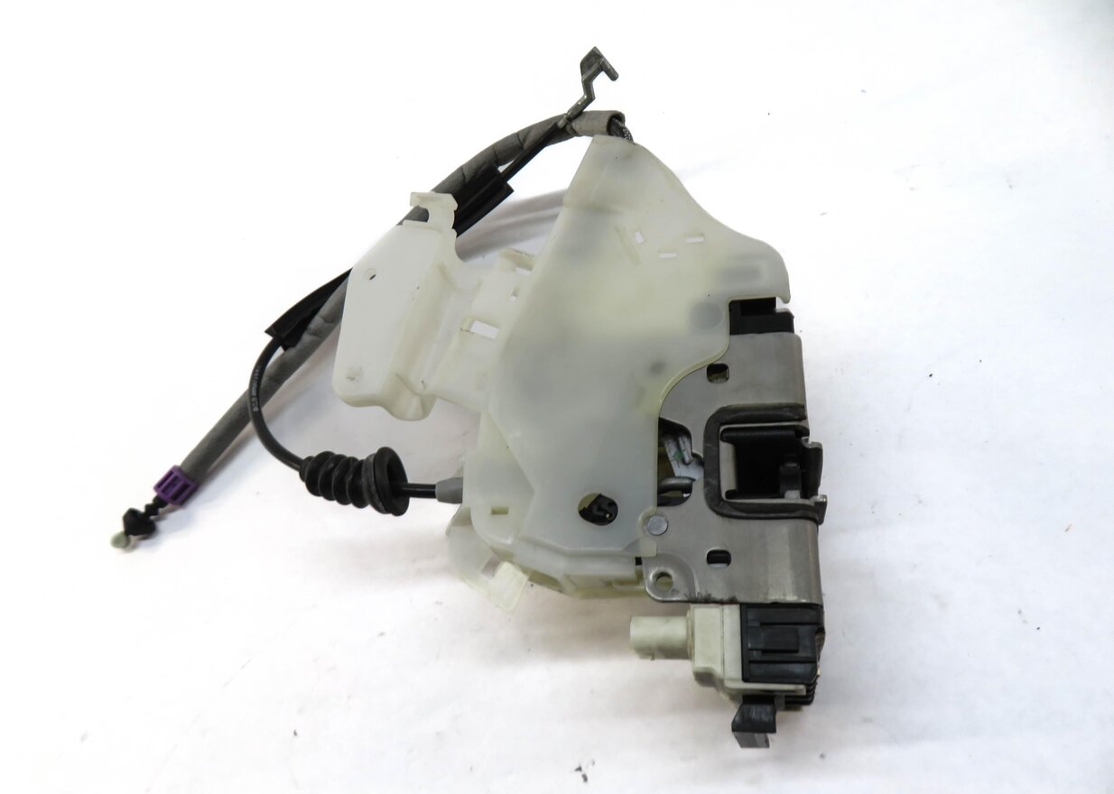 Thumbnail 4: 10-20 MERCEDES C E GLK SL CLS SLK CLASS (W204 W212 W218) LEFT FRONT DOOR LATCH