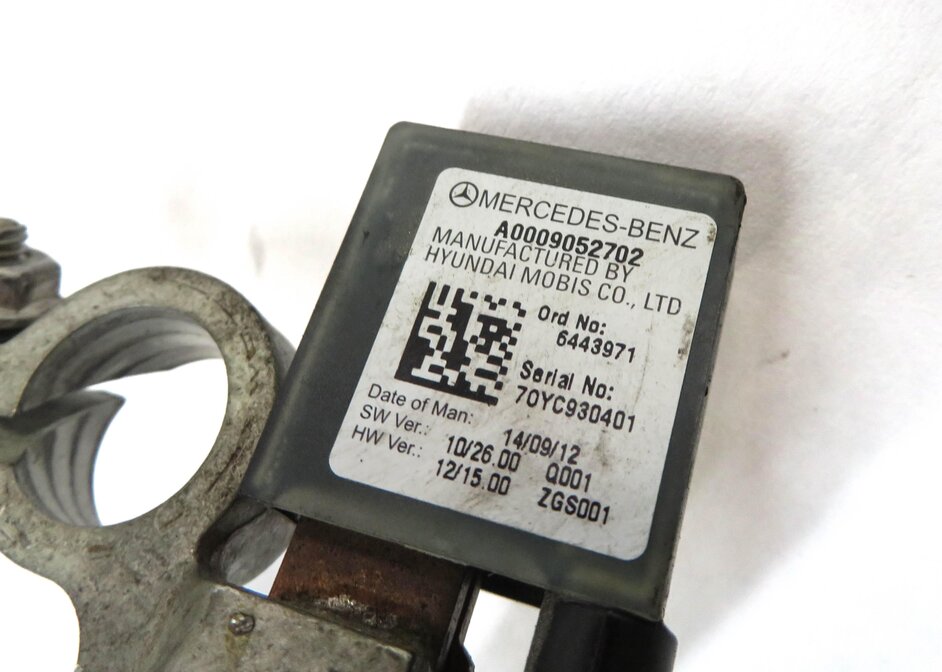 Thumbnail 4: 2013 MERCEDES CLS63 AMG (W218) NEGATIVE BATTERY CABLE