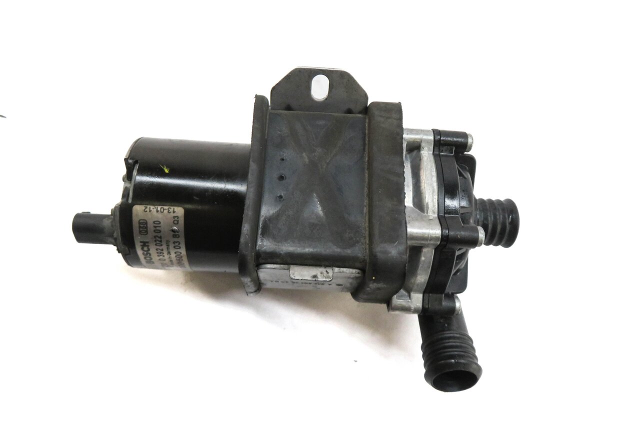 Thumbnail 4: 2013 MERCEDES CLS63 AMG (W218) 5.5L M157 ENGINE AUXILIARY WATER PUMP