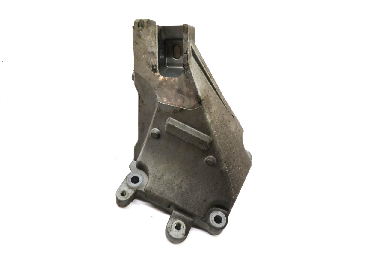 2013 MERCEDES CLS63 AMG (W218) 5.5L M157 ENGINE RIGHT MOTOR MOUNT BRACKET