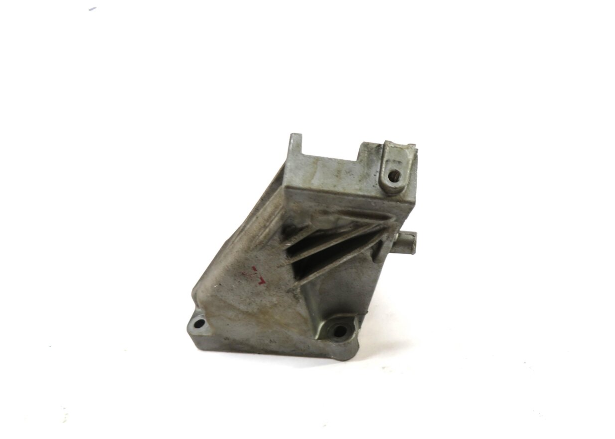 Thumbnail 3: 2013 MERCEDES CLS63 AMG (W218) 5.5L M157 ENGINE RIGHT MOTOR MOUNT BRACKET
