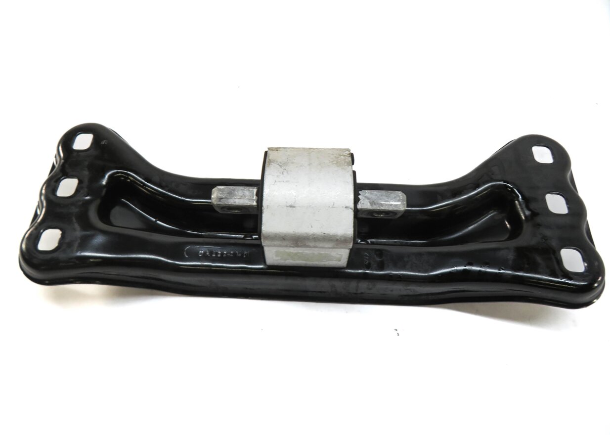 Thumbnail 2: 2013 MERCEDES CLS63 AMG (W218) 5.5L M157 ENGINE TRANSMISSION MOUNT BRACKET