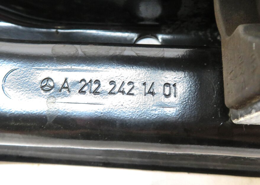 Thumbnail 5: 2013 MERCEDES CLS63 AMG (W218) 5.5L M157 ENGINE TRANSMISSION MOUNT BRACKET