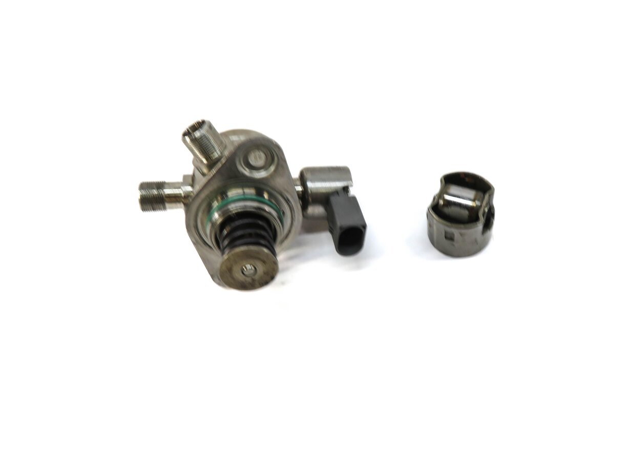 Thumbnail 2: 11-20 MERCEDES CL E G GL ML SL S SL CLS W212 W222 LEFT HIGH PRESSURE FUEL PUMP
