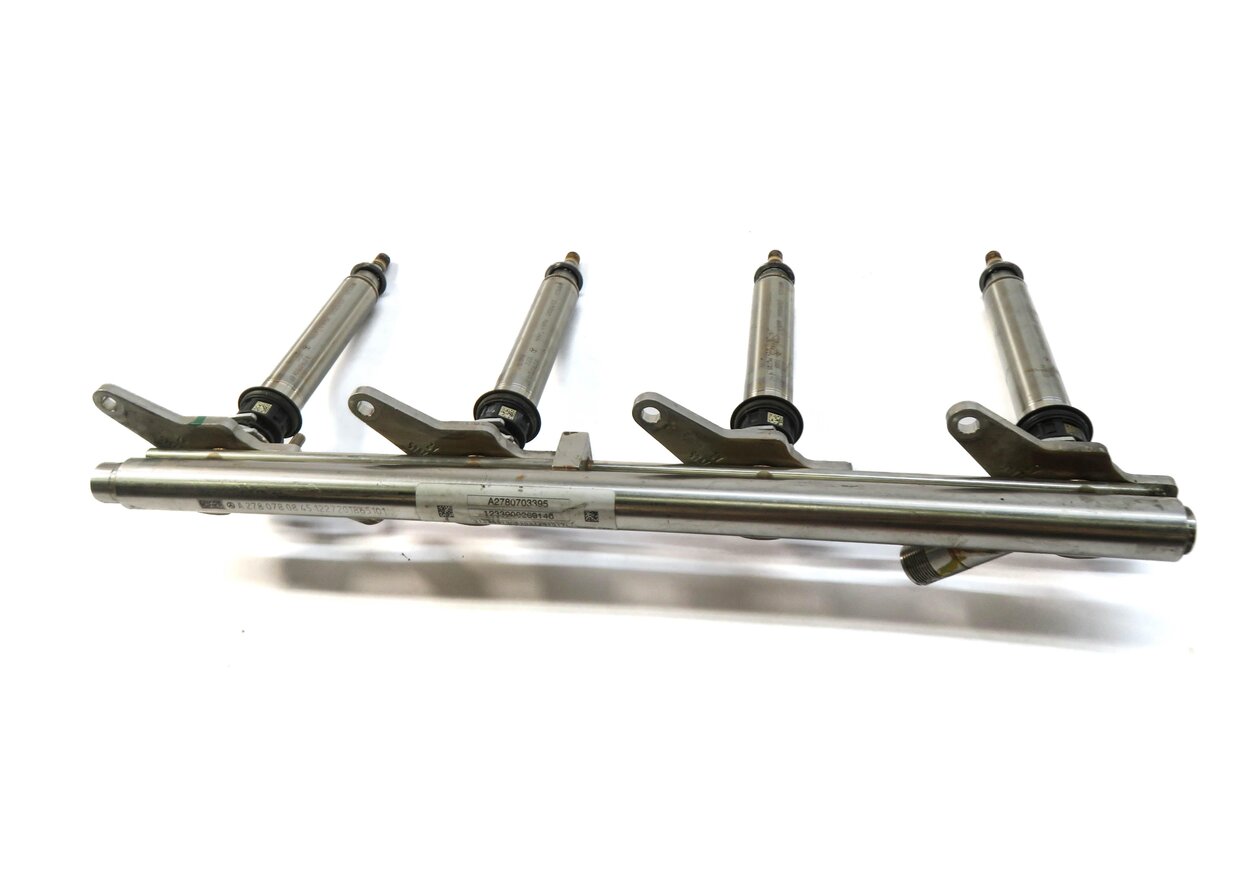 Thumbnail 7: 2013 MERCEDES CLS63 AMG (W218) 5.5L ENGINE LEFT & RIGHT FUEL RAIL w/ INJECTORS