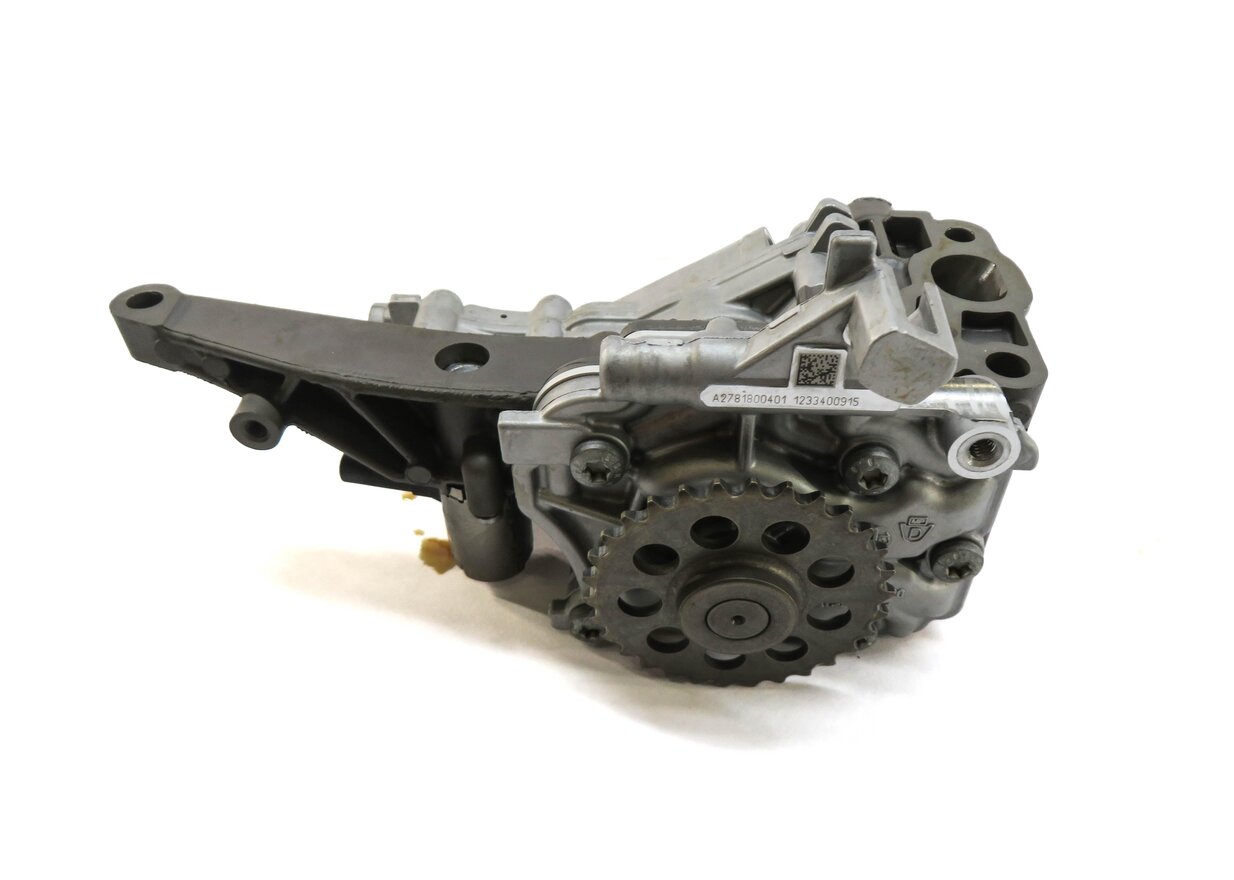 Thumbnail 4: 2013 MERCEDES CLS63 AMG (W218) 5.5L M157 ENGINE OIL PUMP