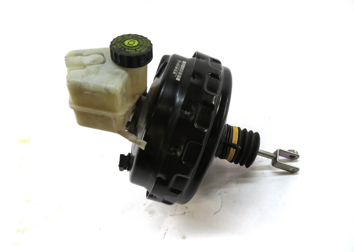 Thumbnail 3: 2013 MERCEDES CLS63 AMG (W218) POWER BRAKE BOOSTER w/ MASTER CYLINDER