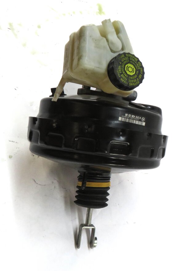 Thumbnail 4: 2013 MERCEDES CLS63 AMG (W218) POWER BRAKE BOOSTER w/ MASTER CYLINDER