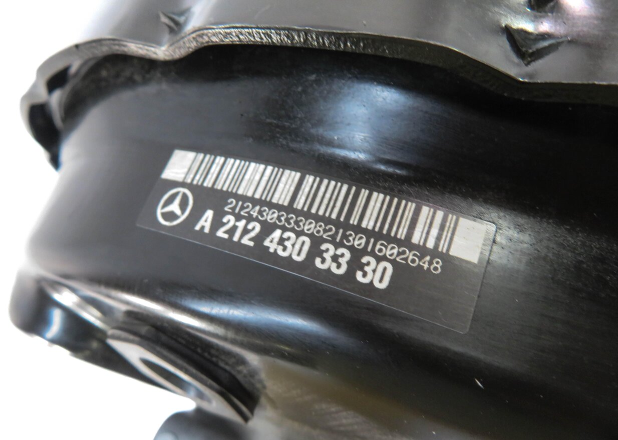 Thumbnail 5: 2013 MERCEDES CLS63 AMG (W218) POWER BRAKE BOOSTER w/ MASTER CYLINDER