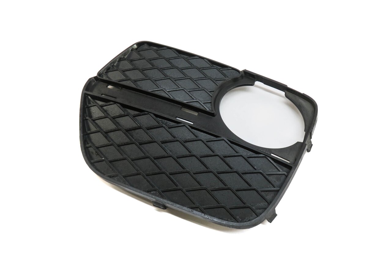 2013-2014 BMW X6 (E71) LEFT FRONT DRIVER LOWER BUMPER FOGLIGHT GRILLE TRIM