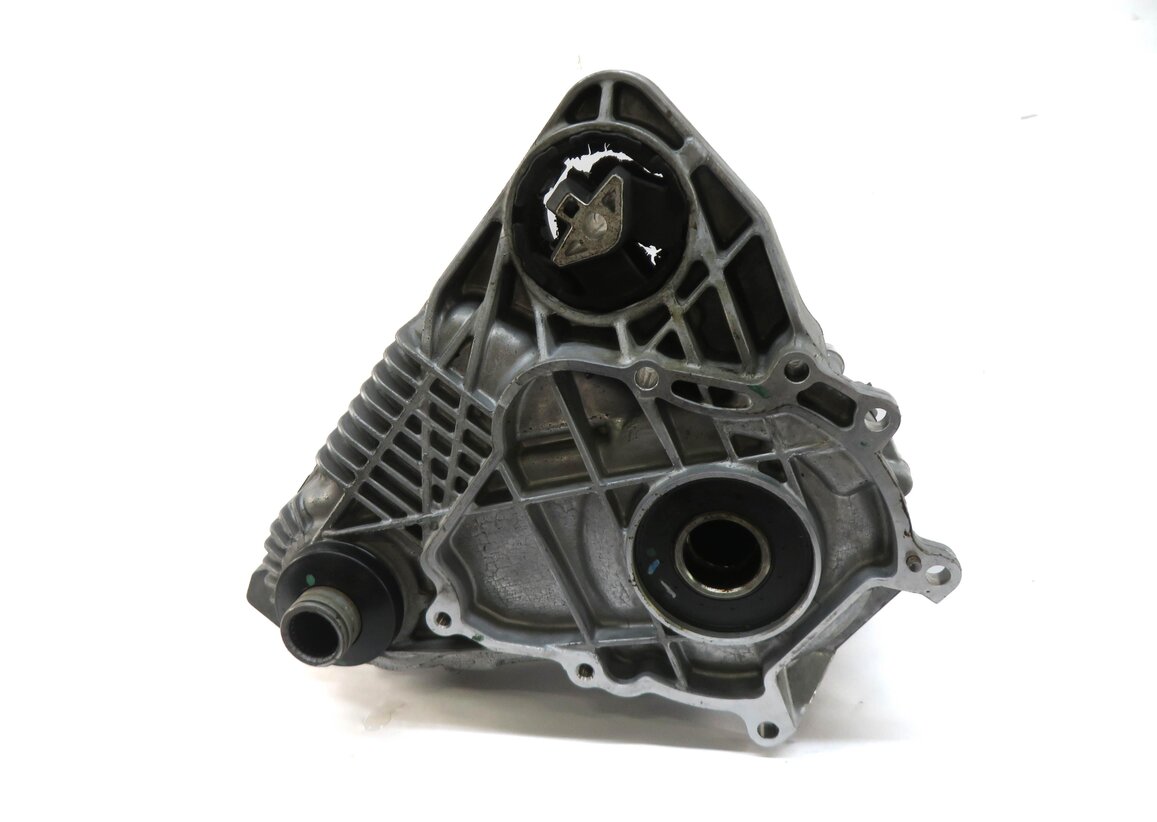 2013-2014 BMW X5 X6 (E70 E71) 3.0L TURBO ENGINE FRONT TRANSFER CASE w/o MOTOR