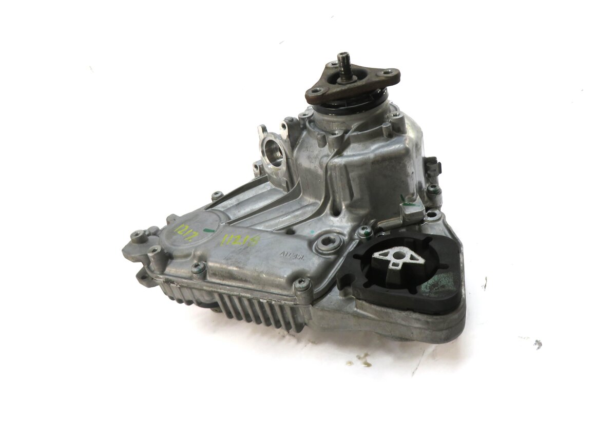 Thumbnail 2: 2013-2014 BMW X5 X6 (E70 E71) 3.0L TURBO ENGINE FRONT TRANSFER CASE w/o MOTOR