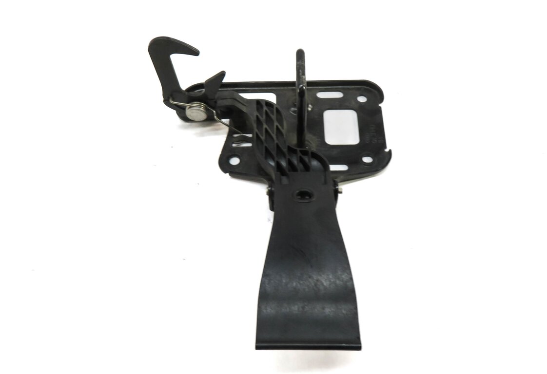 Thumbnail 3: 2014 AUDI S4 (B8 8K) FRONT HOOD SAFETY LATCH CATCH HOOK RELEASE LEVER