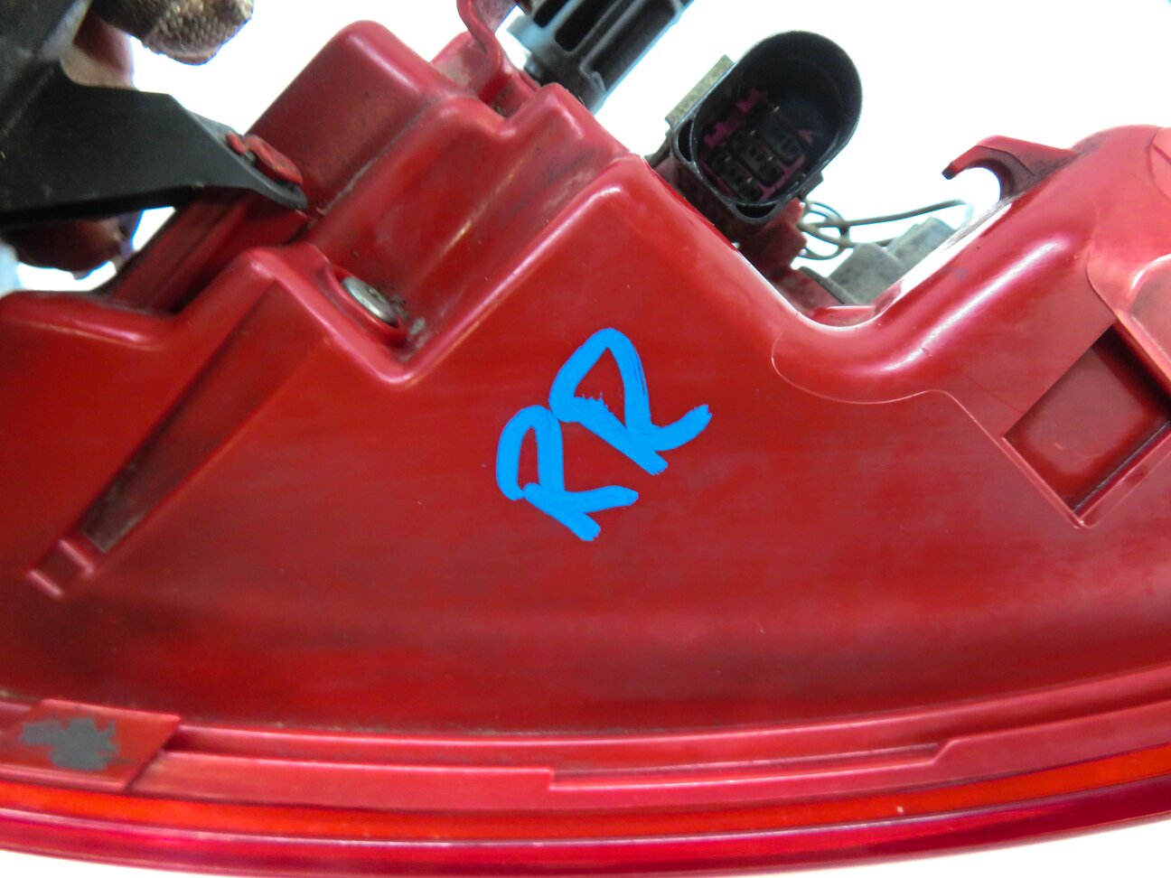 Thumbnail 5: 13-16 AUDI A4 S4 B8 8K REAR RIGHT PASSENGER OUTER TAILLIGHT BRAKE LIGHT LAMP LED