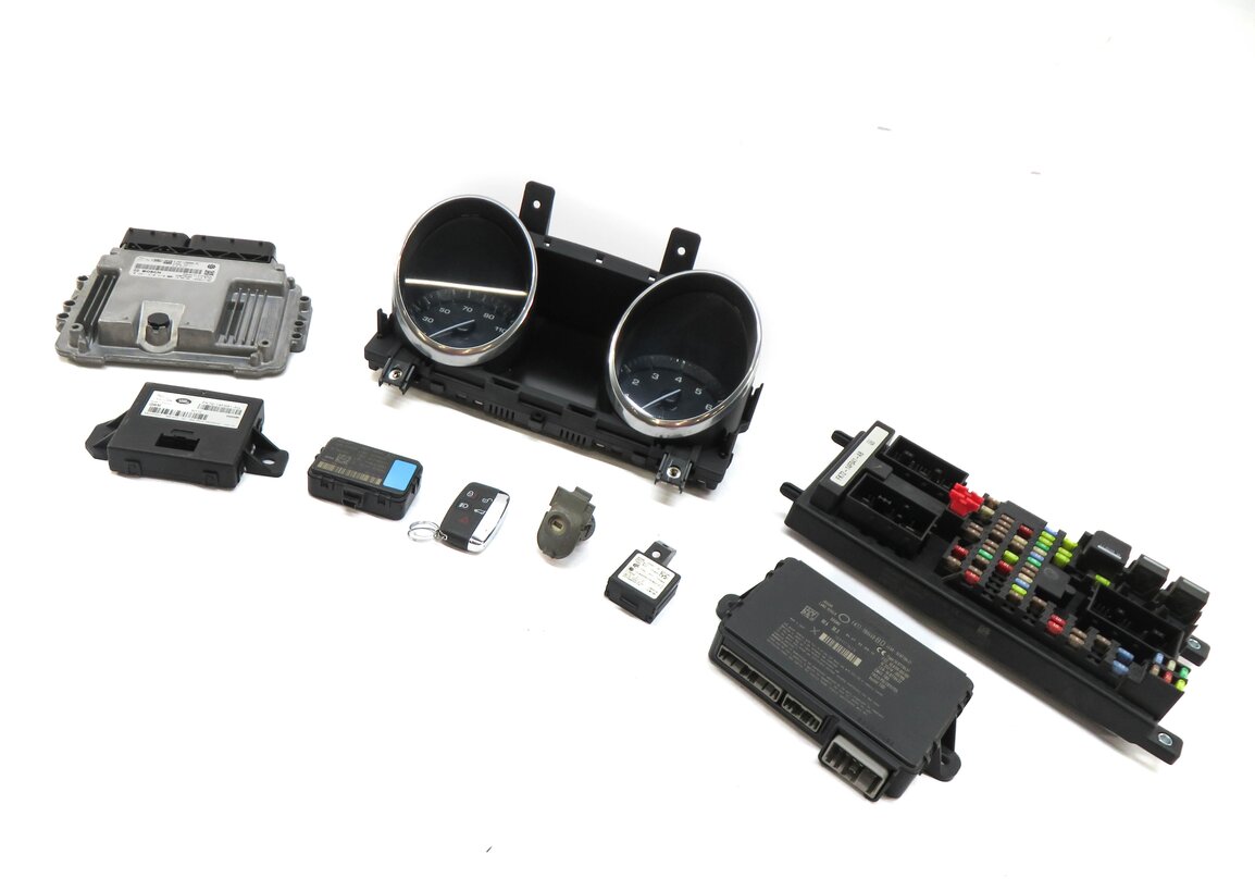 Thumbnail 4: 2015 DISCOVERY SPORT (L550) 2.0L TURBO ENGINE ECM BCM IMMOBILIZER MODULE KEY SET