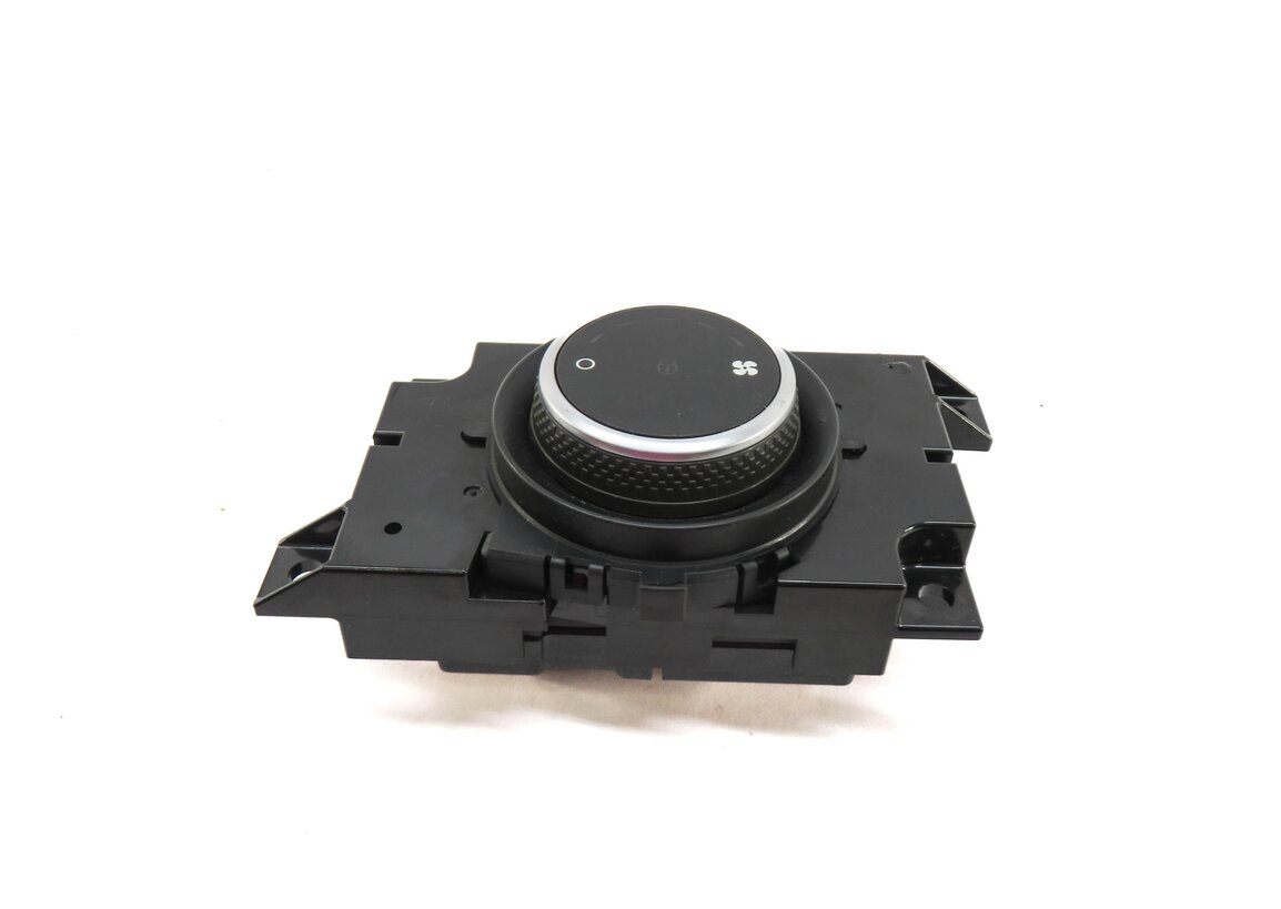 Thumbnail 3: 2015-2019 LAND ROVER DISCOVERY SPORT (L550) REAR HEATER A/C FAN SPEED CONTROL
