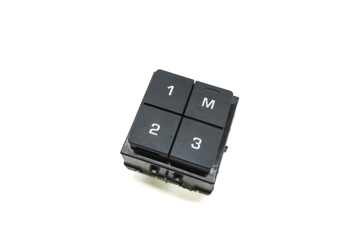 2015 LAND ROVER DISCOVERY SPORT (L550) RIGHT FRONT PASSENGER MEMORY SEAT SWITCH