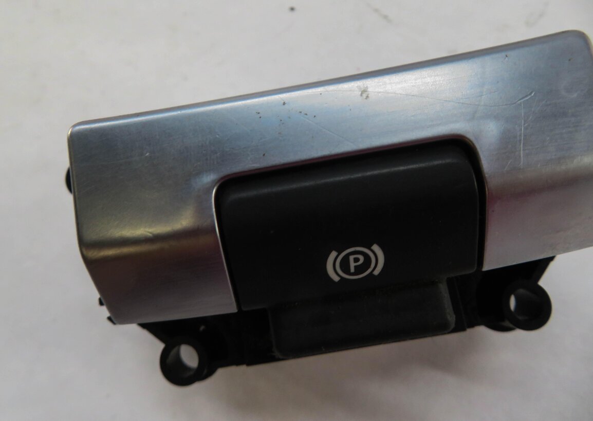 Thumbnail 6: 2015 LAND ROVER DISCOVERY SPORT (L550) PARKING BRAKE SWITCH BUTTON
