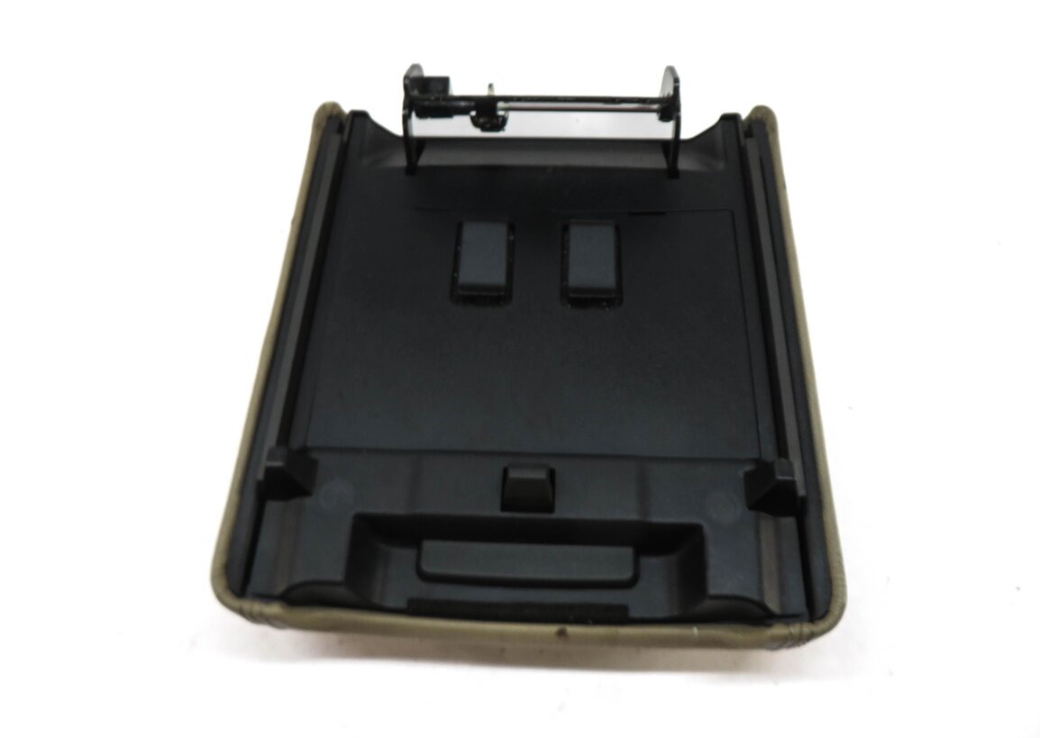 Thumbnail 5: 2015-2019 DISCOVERY SPORT (L550) FRONT CENTER CONSOLE ARMREST LID (BEIGE)