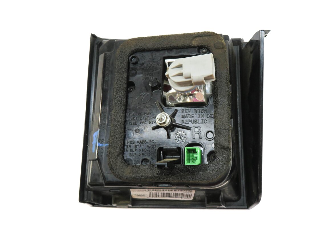 Thumbnail 4: 15-19 LAND ROVER DISCOVERY SPORT (L550) RIGHT REAR INNER TAILLIGHT LIGHT LAMP