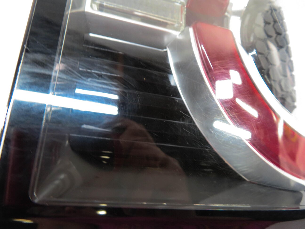 Thumbnail 6: 15-19 LAND ROVER DISCOVERY SPORT (L550) RIGHT REAR INNER TAILLIGHT LIGHT LAMP