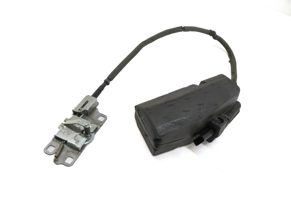 2006 AUDI A8 (D3) REAR TRUNK LOCK LATCH ACTUATOR w/ CABLE
