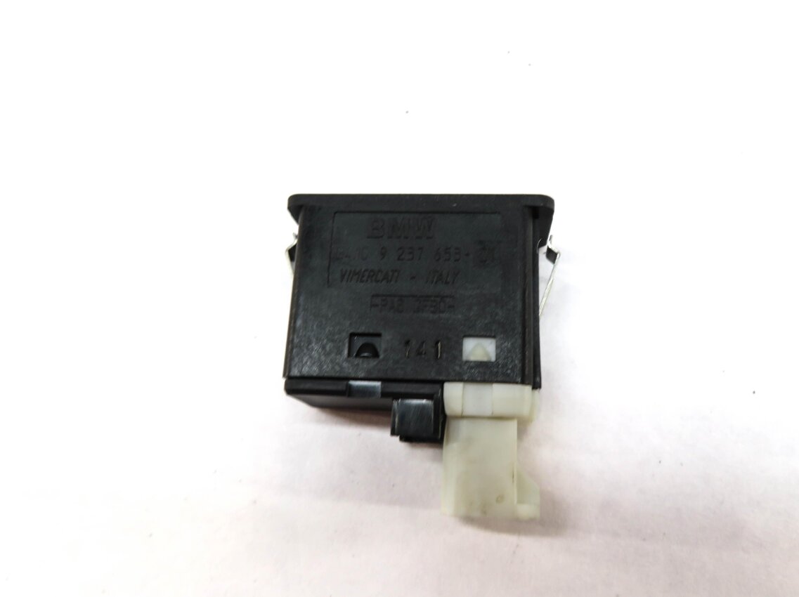 Thumbnail 3: 2011 BMW X3 (F25) AUXILIARY AUDIO IN INPUT JACK w/ USB
