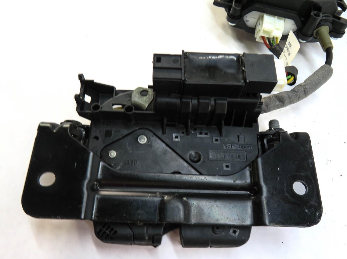 Thumbnail 5: 2011 BMW X3 (F25) REAR TRUNK LOCK LATCH ACTUATOR w/ SOFT CLOSE MOTOR